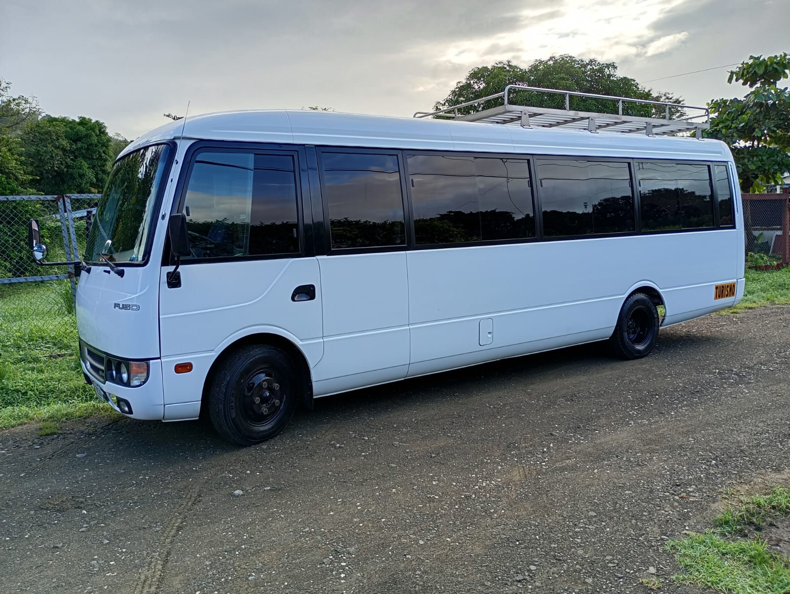 Airport & hotel transfer bus